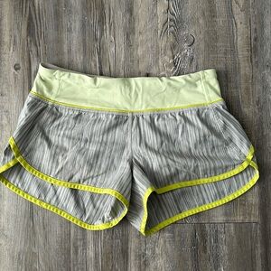 Lululemon Speed Up Low Rise Lined Shorts 2.5” Size 4